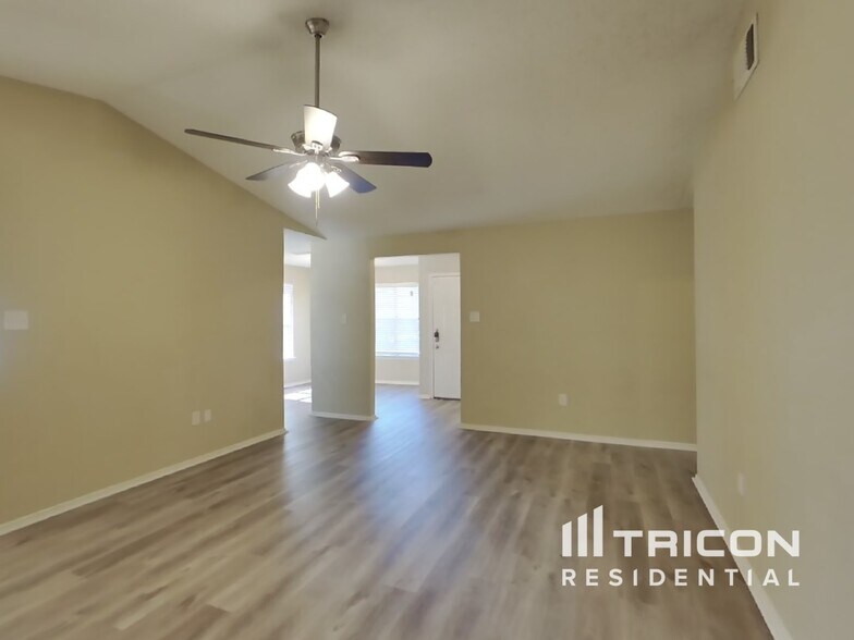 Building Photo - 1015 Cedar Run Dr