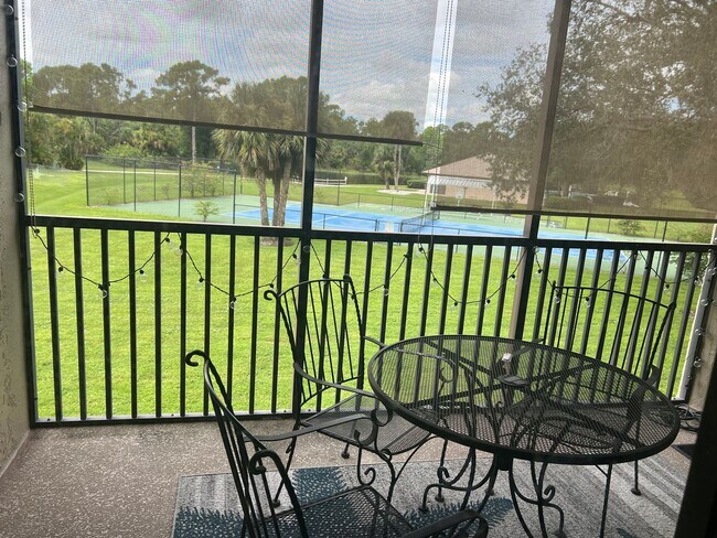 Building Photo - Seasonal 2/2 condo at Sandhill Pines