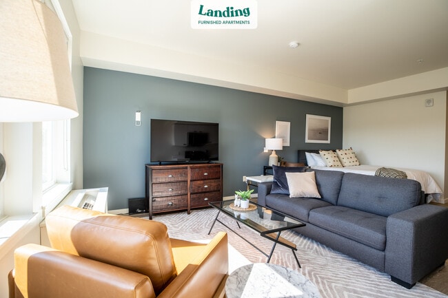 Building Photo - 4545 SW Angel Ave