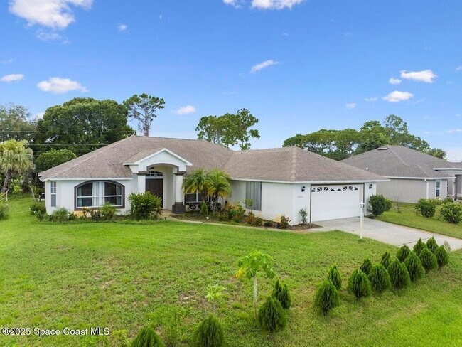 Building Photo - 1026 Blossom Dr