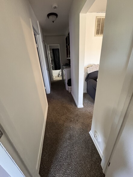 Hallway - 2915 Parsons Ave