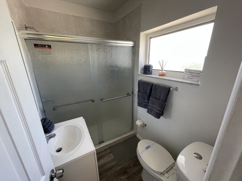 Building Photo - 2635 SW 24th Ave