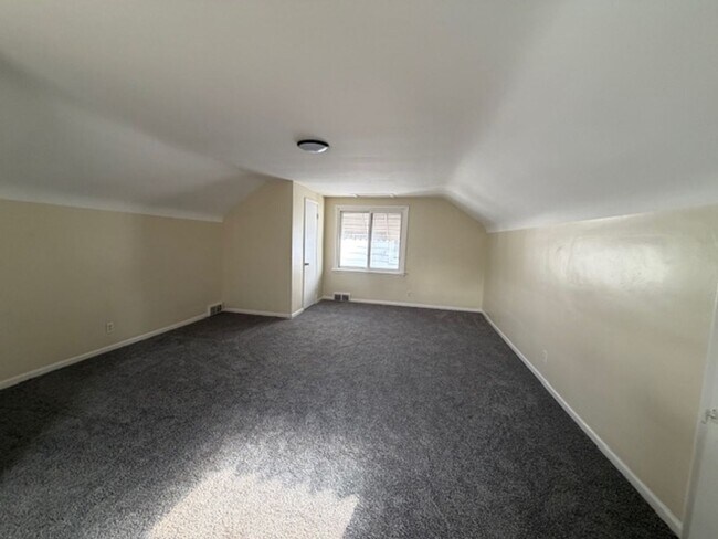 Building Photo - Charming 3 bedroom house for lease in Nice area