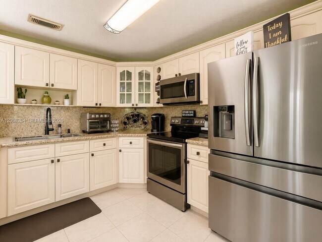 Building Photo - 15721 SW 44th Terrace