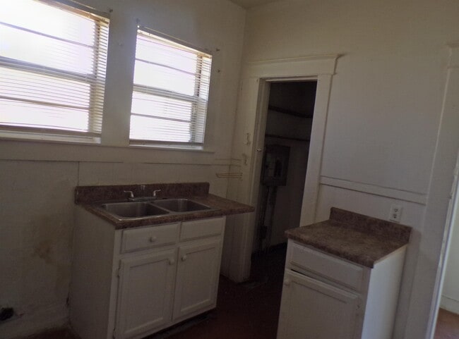 Building Photo - 1248 Greenwood St