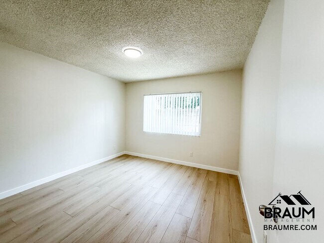 Building Photo - 6336 Tujunga Ave