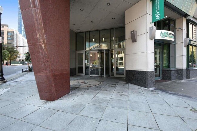 Building Photo - 105 Greene St