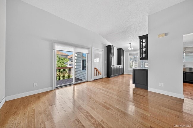Building Photo - 3911 Whispering Hills Dr