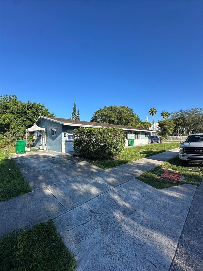 Building Photo - 2891 NW 13th Ct