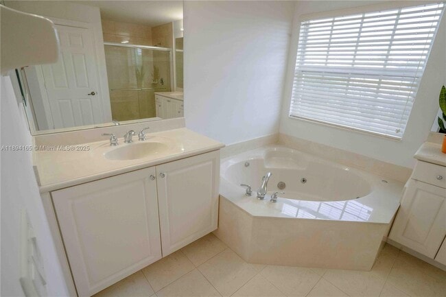 Building Photo - 4537 SW 183rd Ave