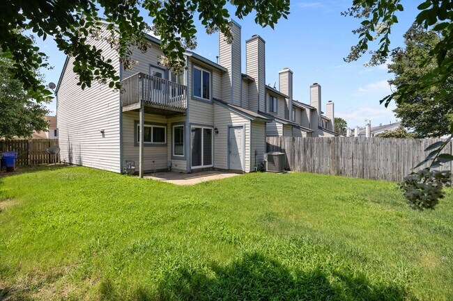 Building Photo - 1559 Sword Dancer Dr