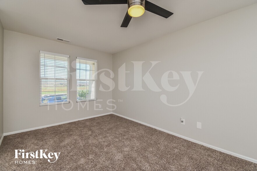 Building Photo - 6255 Sorpresa Ln