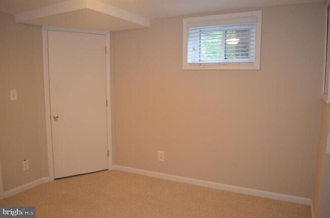 Building Photo - 6303 Kirby Rd