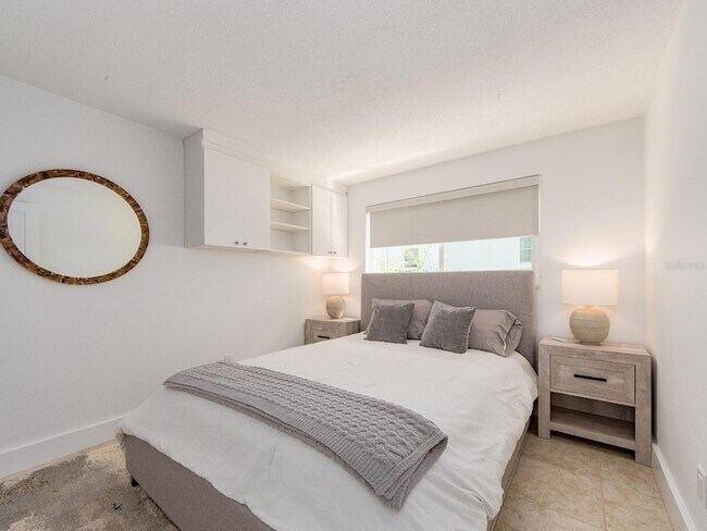 Building Photo - 241 Skiff Point