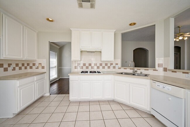 Building Photo - 12210 Ferncrest Ct