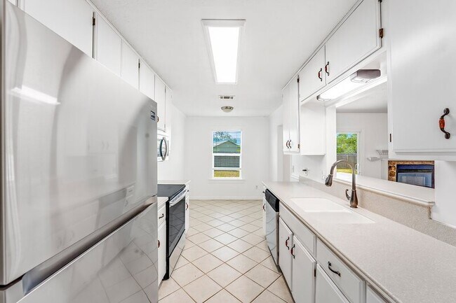 Building Photo - 6824 Forsythe Dr