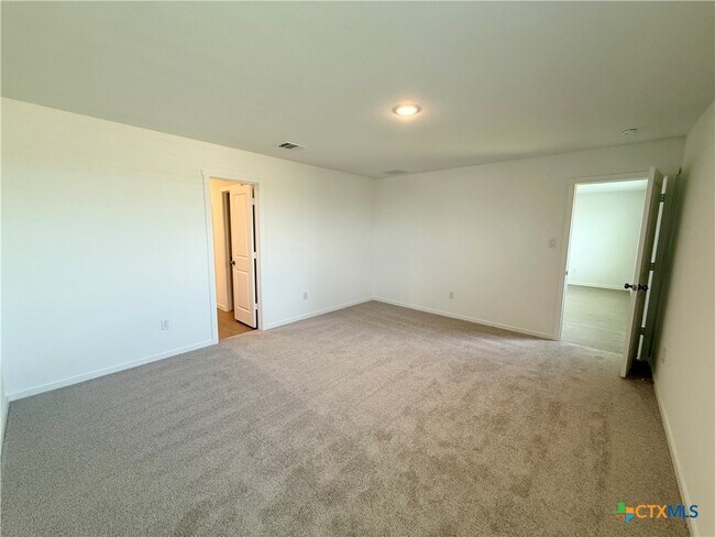 Building Photo - 3175 Dispatch Dr