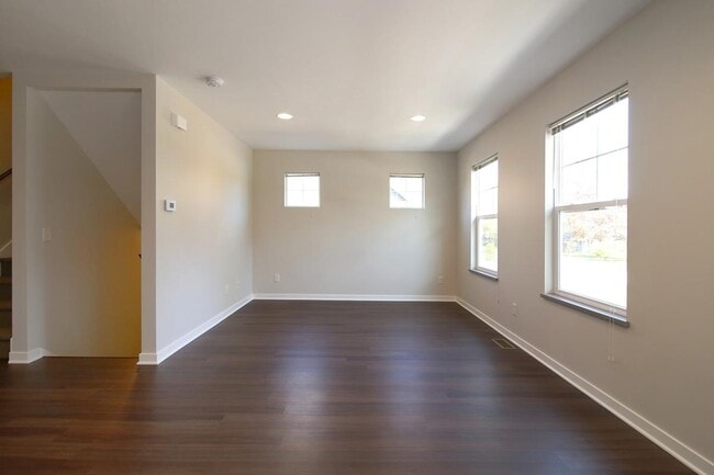 Building Photo - 289 E 19th St