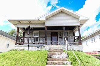 Building Photo - 408 Richardt Ave