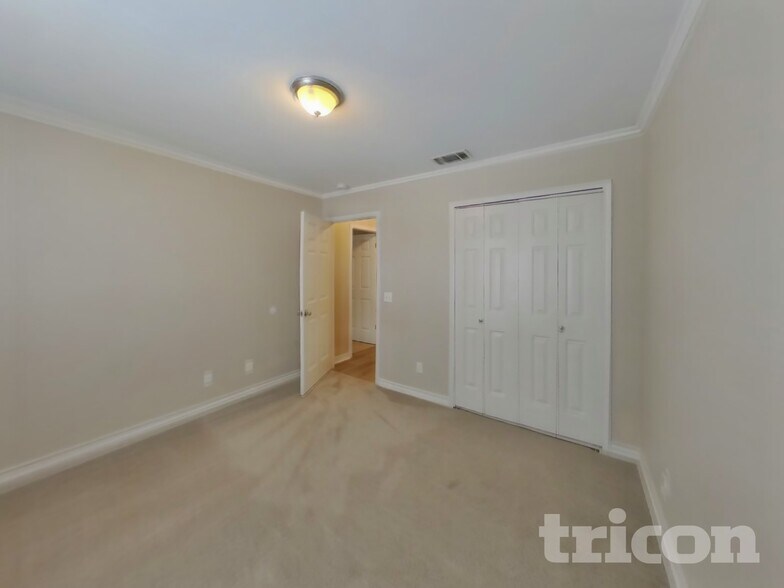 Building Photo - 1220 Idlewood