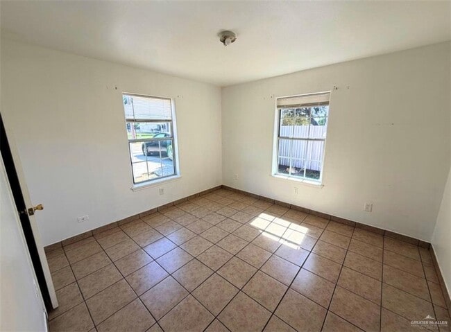 Building Photo - 6 Francisco Ave