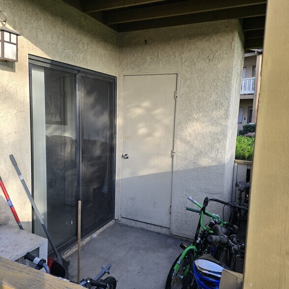 Building Photo - 1423 Graves Ave