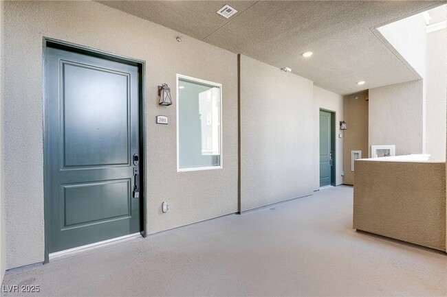 Building Photo - 9133 Las Manaitas Ave