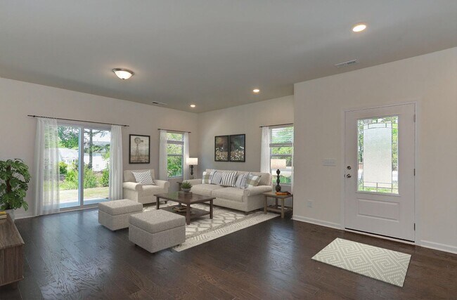 Building Photo - Like New Townhome in Beautiful North Charl...