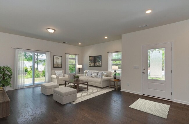 Building Photo - Like New Townhome in Beautiful North Charlotte Community!