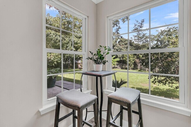 Building Photo - 339 Mt Royall Dr