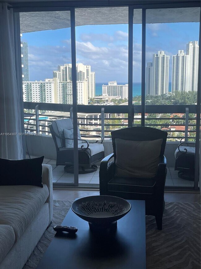 Building Photo - 19101 NE 36th Pl