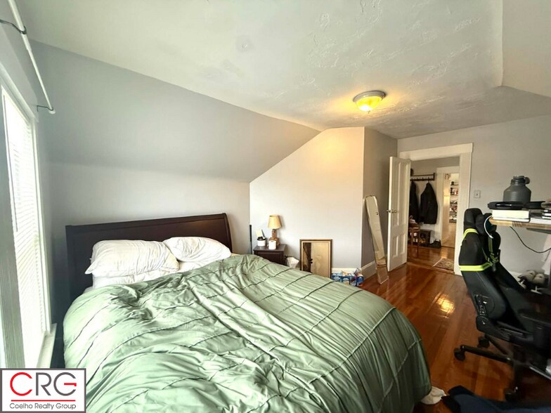 Building Photo - 53 Elm St