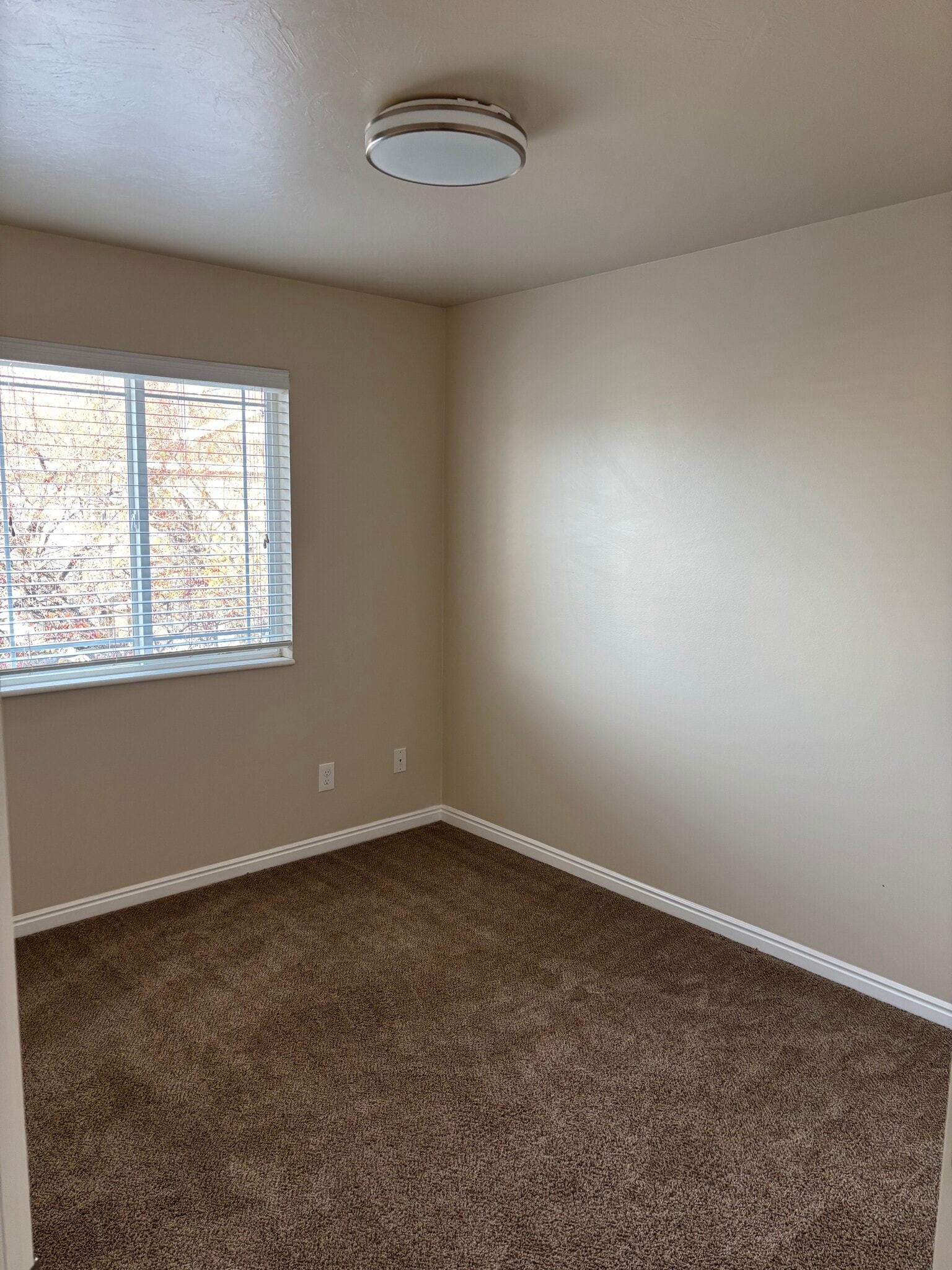 Building Photo - 244 E 2350 N