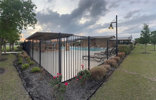 Building Photo - 104 Osier Pass