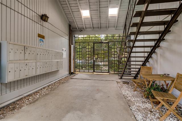 Building Photo - 4317 Hartford St