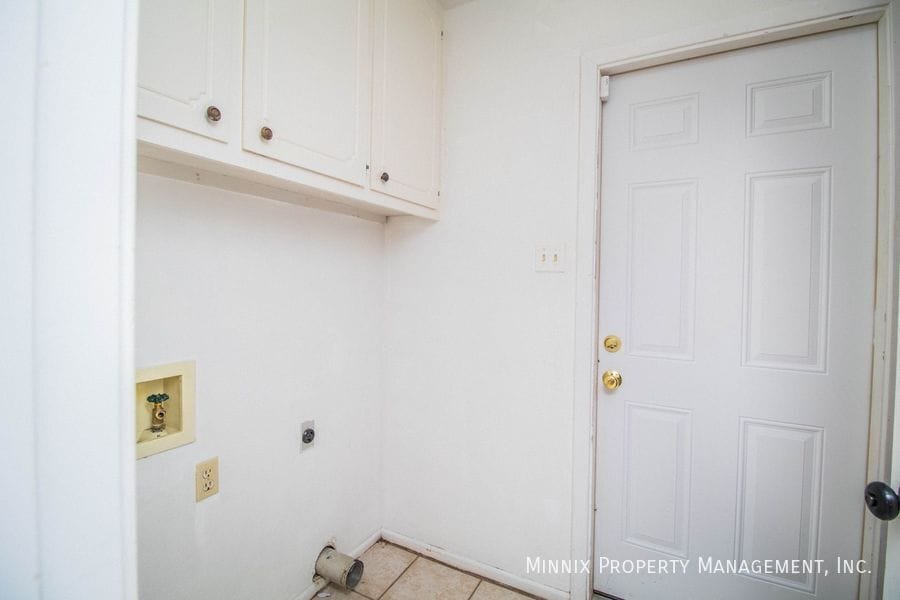 Building Photo - 4429 Esmond Dr