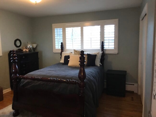 Building Photo - 583 Nile St