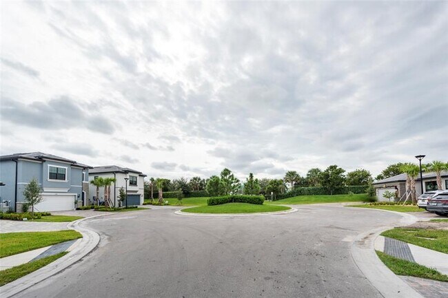 Building Photo - 4412 Silverwood Ln N