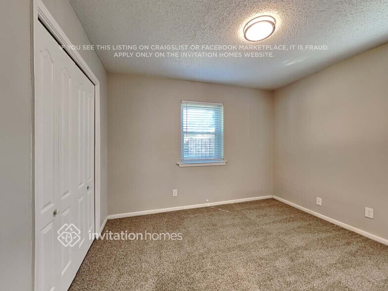 Building Photo - 3325 Hummingbird Ln