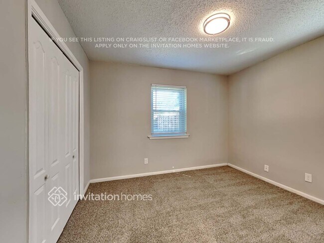 Building Photo - 3325 Hummingbird Ln