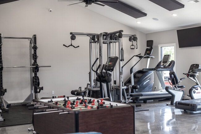 Building Photo - 196 Sierra Cir