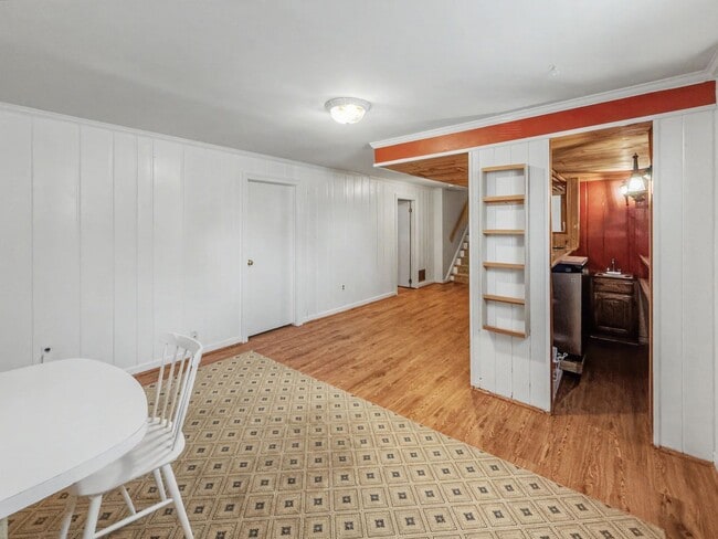 Building Photo - Furnished 4BD 2BA Home with Two kitchens, Basement, and Garage!