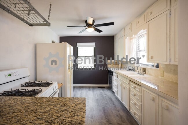 Building Photo - CALL US TODAY AT (505) 808-6467 TO SCHEDUL...