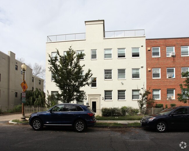 Building Photo - 1310 K St SE