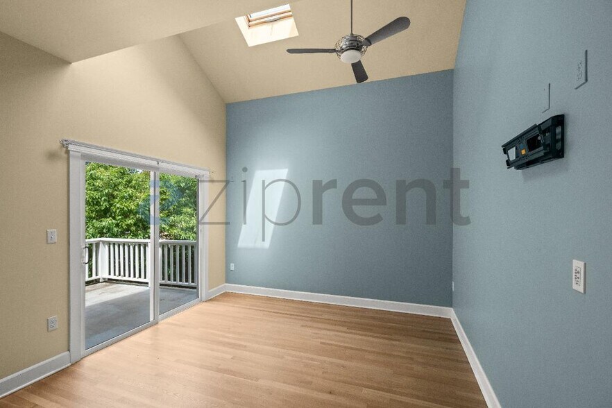 Building Photo - Unit