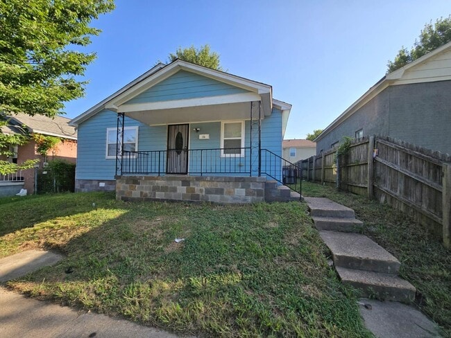 Primary Photo - 204 Greenlaw Ave