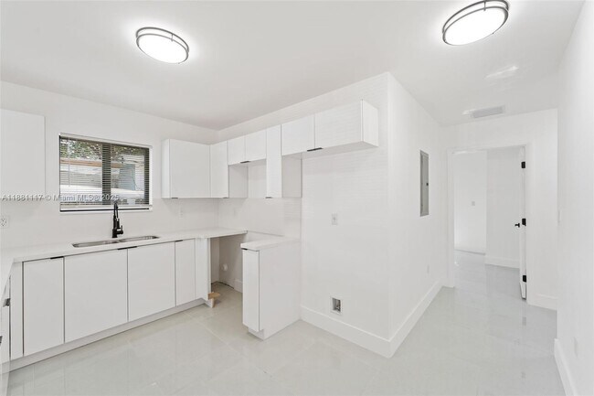 Building Photo - 1556 NW 68th Terrace