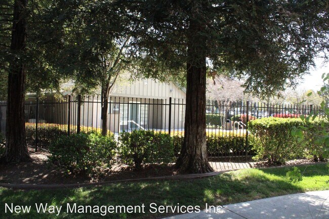 Building Photo - 2 br, 2 bath House - 1223 Lakeview Circle