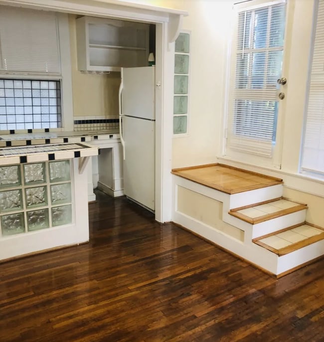 Building Photo - Pre-Leasing for the 26-27 School Year! - A...