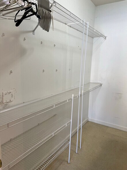 Building Photo - 2212 W Huron St